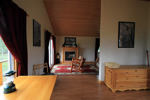 Kluane Lake Waterfront Cabins For Rent